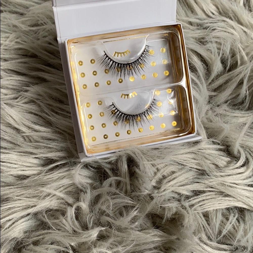 Lashes Battington